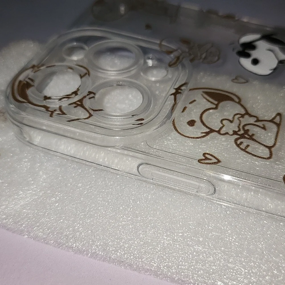 Brand new Apple IPhone 🍎 16 Pro Max Peanuts Snoopy soft Silicone Phone